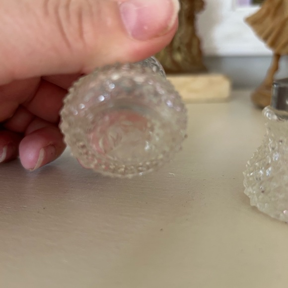 Vintage miniature diamond cut hobnail salt and pepper shakers, thanksgiving - Picture 3 of 4